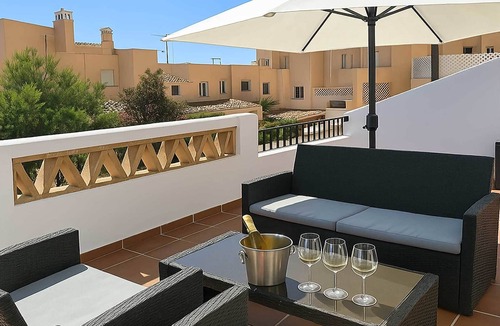 Bahia de Casares Apartment | Sunny apartment in Estrella de la Bahía