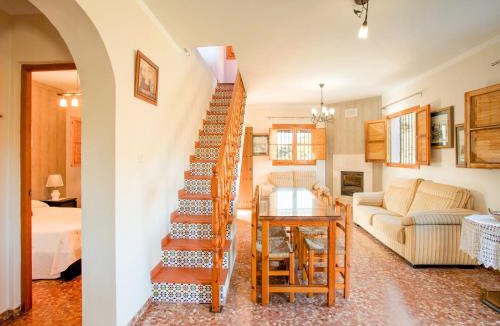 Canillas de Aceituno House | Sunny Solarium Holiday Home