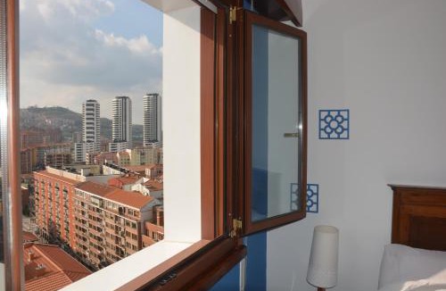 Ametzola House | Superviews y parking vigilado en habitación independiente, baño privado, en apartamento particular, Français&English