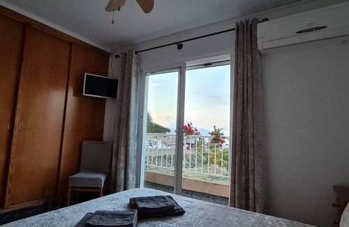 Puerto de Mazarron House | Surise Den- Walk to the beach, sea view and pool. Holiday rentals & winter stays