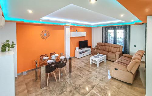 Jun House | Taurus 13