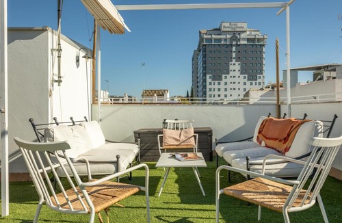 San Bernardo Apartment | Tentudia Apartments with Private Roof-Top or Patio and Free underground Parking via Car Lift -small Medium- Car By OCityzen
