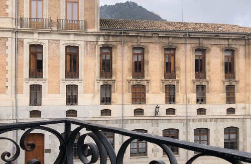 Jaen Apartment | The balconies of the Carrera