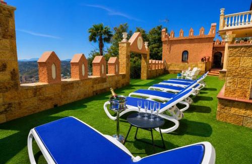 Ciudad Jardin Villa | The Castle on the Hill!