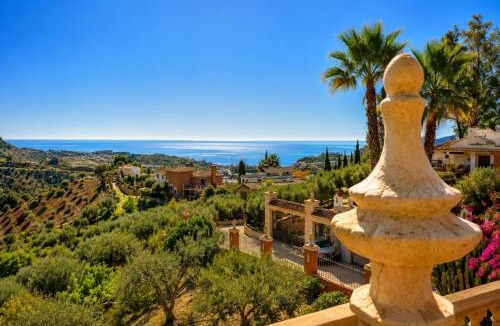 Ciudad Jardin Villa | The Castle on the Hill!