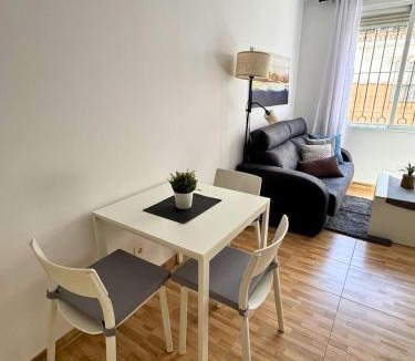 Arroyo de la Miel Apartment | The Central Modern Studio