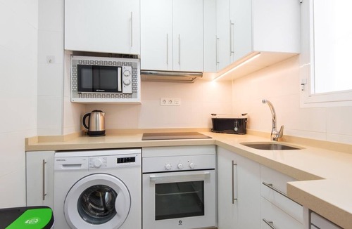 La Victoria Apartment | The Light City Center Apartment: Vitamin Vacation
