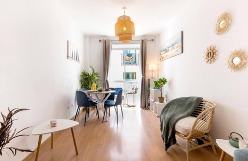 La Victoria Apartment | The Light City Center Apartment: Vitamin Vacation