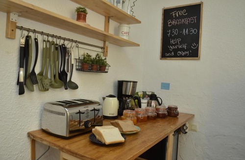 La Goleta Hostel | The Lights Garden
