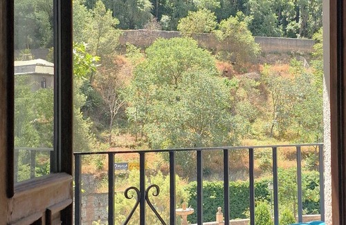 Sacromonte Apartment | The Nasrid Palace from your bed!
