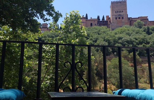 Sacromonte Apartment | The Nasrid Palace from your bed!