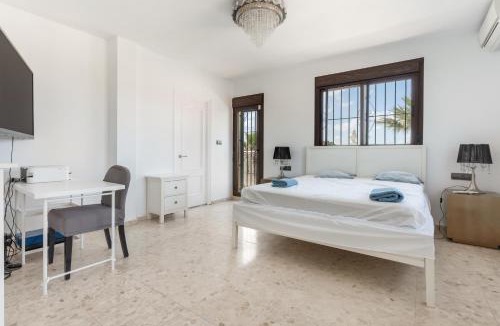 Pinos de Alhaurin Villa | The Padel Villa