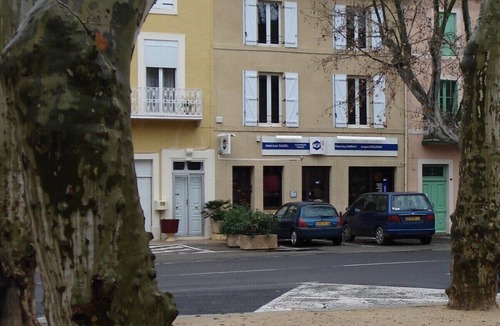 Saint-Chinian Apartment | The perfect getaway on the square in Saint-Chinian, home to its famous wine