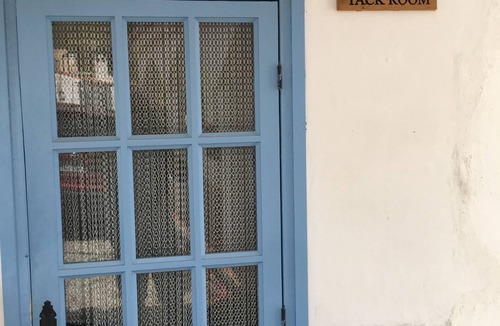 Rubite Apartment | The Tack Room (Former Stables)