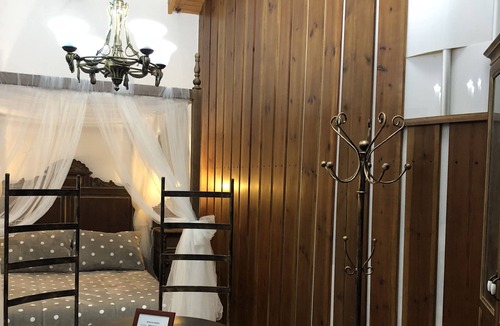 Almagro Apartment | Theater Retreat (Suite 5)