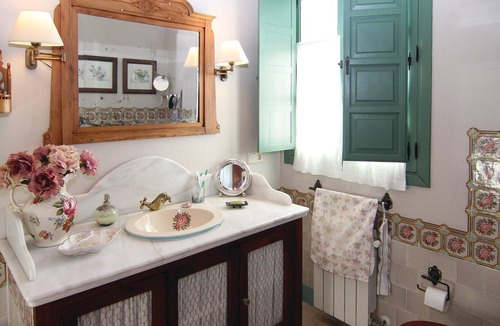 Alanis House | This fantastic 4 bedroom vacation home captivates with its typical Andalusian flair, beautiful furni