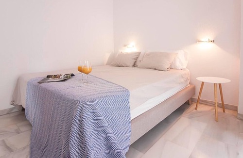 Bailen-Miraflores Apartment | Tomas FreshApartments by Bossh! Apartments