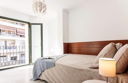 Bailen-Miraflores Apartment | Tomas FreshApartments by Bossh! Apartments