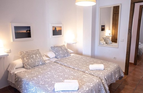Old Town Apartment | Top floor apartment with parking and terrace near Ronda's center