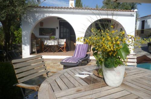 Sayalonga House | Toro Vista Casita - 1-2 bedrooms
