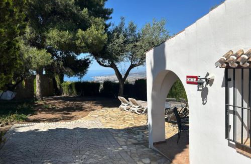 Sayalonga House | Toro Vista Casita - 1-2 bedrooms