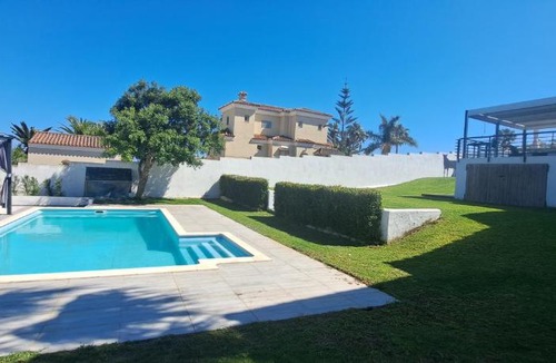 San Roque Villa | Torreguadiaro Villa - 2 mins walk from the bars and restaurants