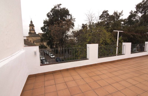 San Andres-San Pablo House | Tourist House Plaza de la Magdalena. Historic helmet. Independent house. Playground