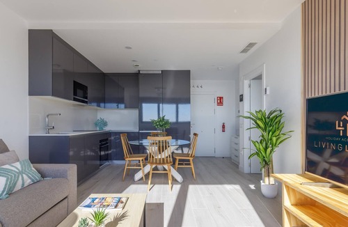 Palma-Palmilla Apartment | Tower Horizon Living4Malaga