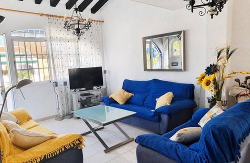 Mil Palmeras House | Townhouse a 4-minute walk from the beach