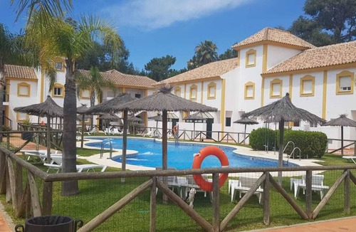 Islantilla House | Townhouse with terrace and pool 15 min from the beach.