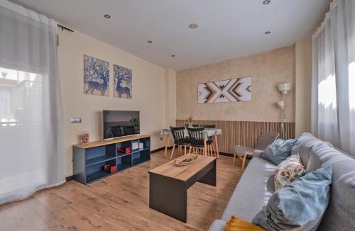 San Martin de Valdeiglesias House | Tríplex con jacuzzi privado y terraza a 1h de Madrid
