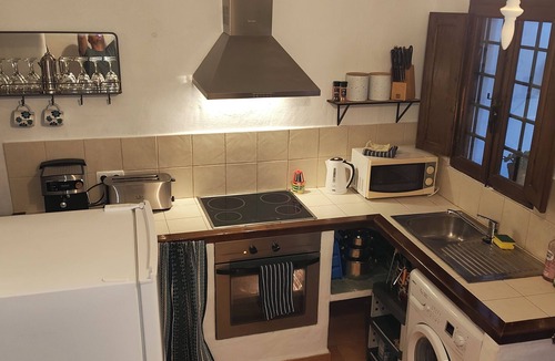 Zujar House | Tranquil 2-bedroom Cave house in quaint Zújar perfect for relaxing getaway