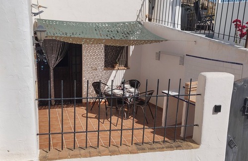 Zujar House | Tranquil 2-bedroom Cave house in quaint Zújar perfect for relaxing getaway