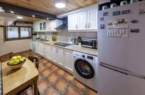 Ceceda House | Tranquil Asturian Village Retreat w/WiFi &