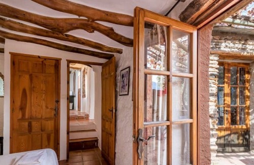 Orgiva Cottage | Tranquil country cottage ideal for exploring traditional Andalucia.