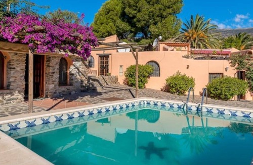 Orgiva Cottage | Tranquil country cottage ideal for exploring traditional Andalucia.