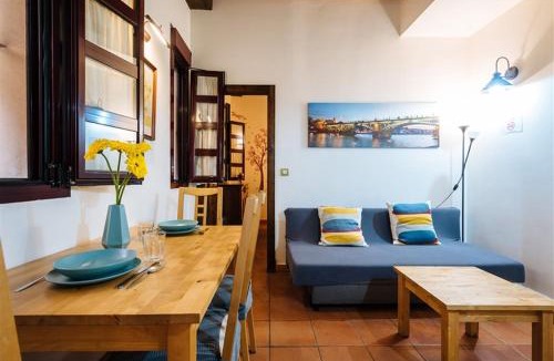San Gil Apartment | Tranquilo apartamento en patio sevillano