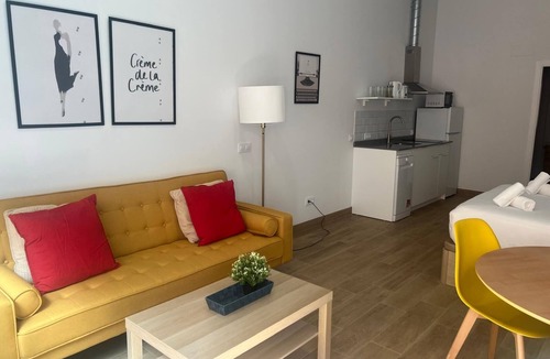 Triana Apartment | Triana Suite Apartment
