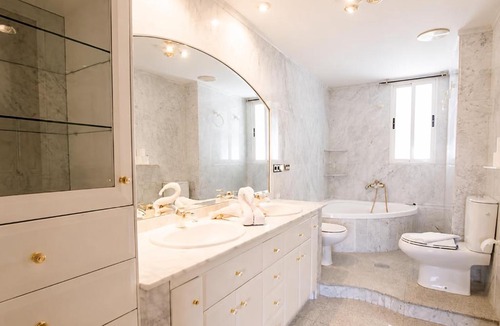 Figares Apartment | tuAnfitrion Lope Granada City Center