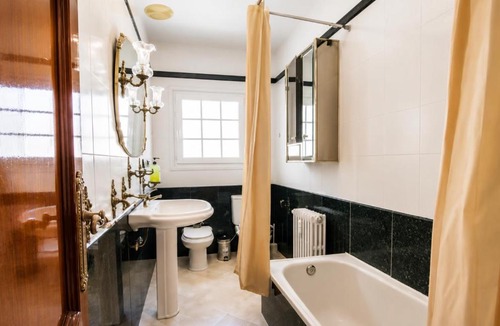Figares Apartment | tuAnfitrion Lope Granada City Center