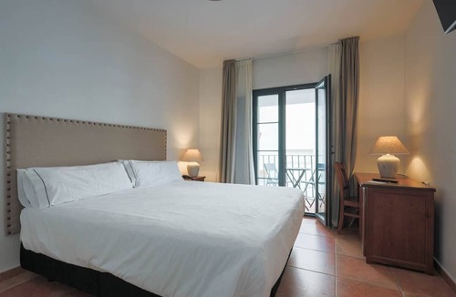 Olvera Hotel | TUGASA Sierra Y Cal