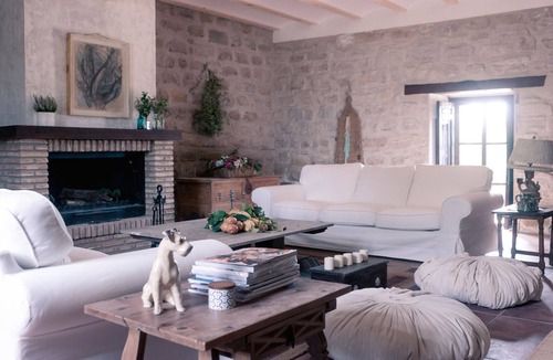 Begijar Cottage | Typical Andalusian farmhouse surrounded by olive and fruit trees
