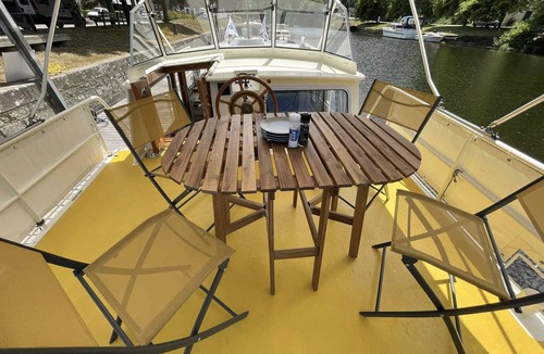 Saint-Nicolas des Eaux Boat Rental | Unusual stay on the Blavet: cosy dockside boat for 2-5 people.