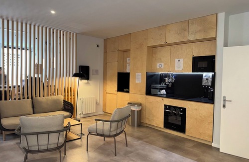 Central District Hostel | Urban Cube Hostel Granada