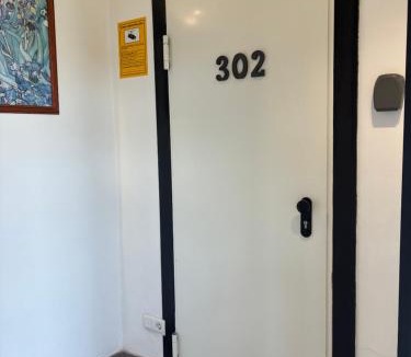 Tabladilla-La Estrella Bed & Breakfast | Urban House Siurot 33