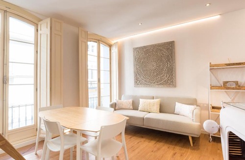 Malaga Historic Centre Apartment | Urbe10 Plaza de la Constitucion 1 Bedroom Apartment