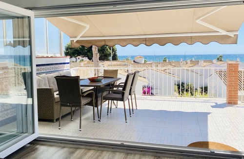 Benajarafe Apartment | Våning med Stor Terrass i Söderläge och Enastående Utsikt