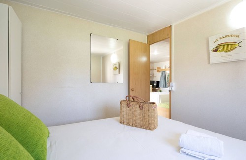 Medina-Sidonia House | Vacation Home "Bungalow La Villoria Estandar 2" with Shared Pool, Private Terrace & Wi-Fi