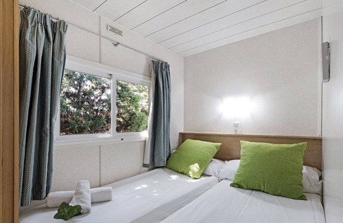 Medina-Sidonia House | Vacation Home "Bungalow La Villoria Estandar 2" with Shared Pool, Private Terrace & Wi-Fi
