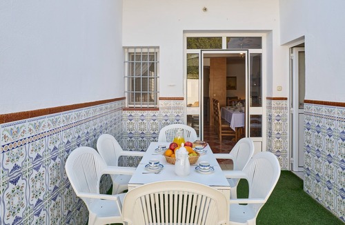 Cuevas Bajas House | Vacation Home "Casa Ángeles" with Private Pool, 2 Private Terraces & Wi-Fi